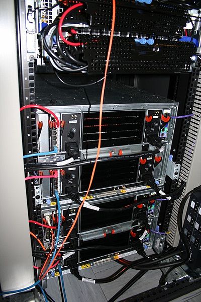 Server By William Viker (My Opera devblog) [Attribution], via Wikimedia Commons