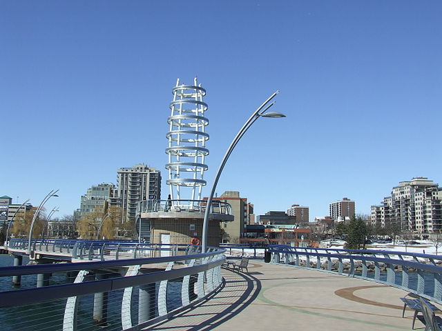 Burlington By Laslovarga [CC BY-SA 3.0  (https://creativecommons.org/licenses/by-sa/3.0)], from Wikimedia Commons