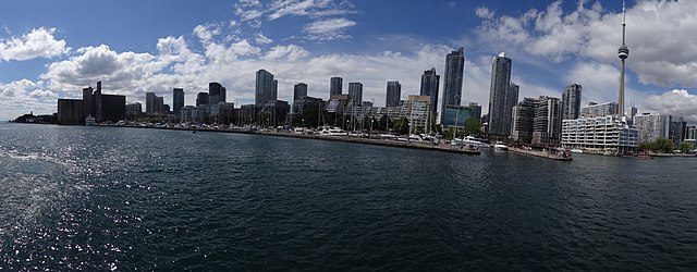 Toronto by OldYorkGuy [CC BY-SA 3.0  (https://creativecommons.org/licenses/by-sa/3.0)], via Wikimedia Commons