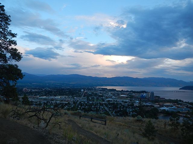 Kelowna by Eric Friedebach [CC BY 3.0  (https://creativecommons.org/licenses/by/3.0)], via Wikimedia Commons