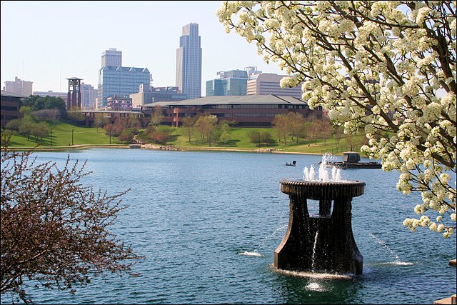 Omaha By Raymond Bucko, SJ (Flickr: downtown_in_spring) [CC BY 2.0  (https://creativecommons.org/licenses/by/2.0)], via Wikimedia Commons