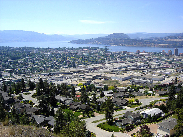 Kelowna by https://commons.wikimedia.org/wiki/User:Bradenm
