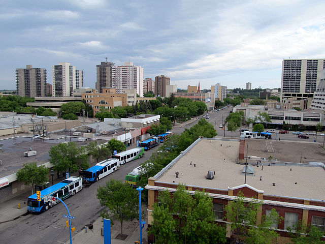 Saskatoon by Daryl Mitchell [CC BY-SA 2.0 (https://creativecommons.org/licenses/by-sa/2.0)], via Wikimedia Commons