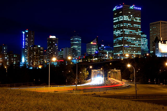 Edmonton by Darren Kirby [CC BY-SA 3.0 (https://creativecommons.org/licenses/by-sa/3.0) or GFDL (http://www.gnu.org/copyleft/fdl.html)], from Wikimedia Commons