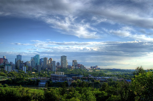 Edmonton via https://pixabay.com/en/edmonton-canada-city-cities-77798/