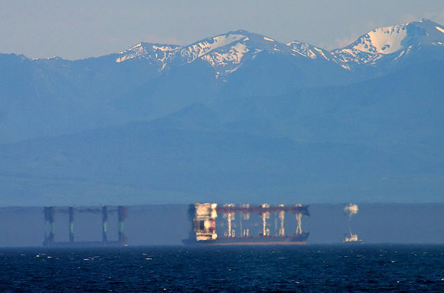 Vancouver Mirage By Craig Clements (The Superior Mirage - A Rare Optical Phenomemon) [GFDL (http://www.gnu.org/copyleft/fdl.html)], via Wikimedia Commons