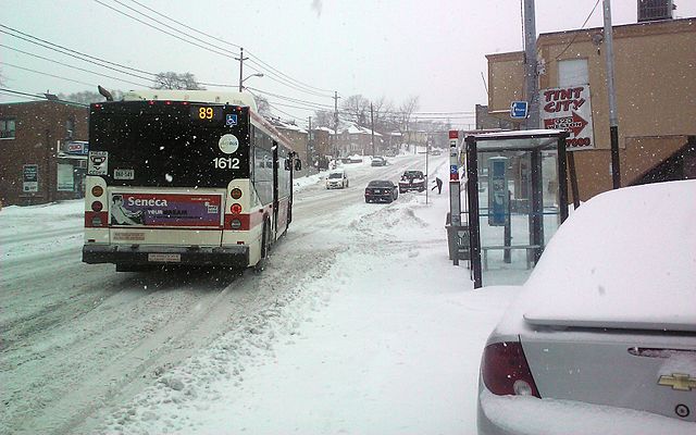 Snow in Toronto By Diego Torres Silvestre from Sao Paulo, Brazil (89 Bus - Orion VII Next Generation Hybrid-Electric) [CC BY 2.0 (https://creativecommons.org/licenses/by/2.0)], via Wikimedia Commons