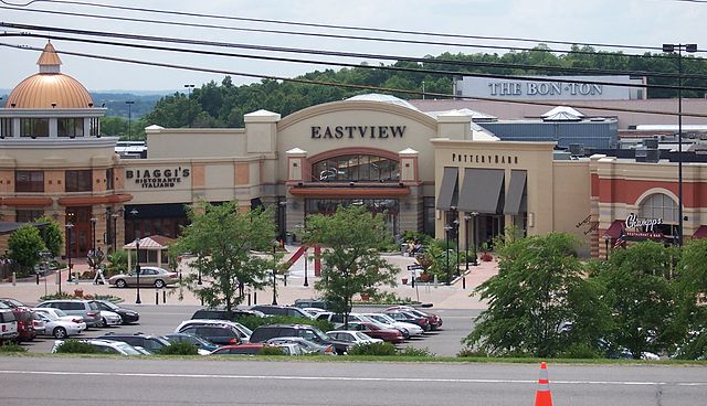 Eastview Mall By Matthew D. Wilson (LtPowers) (Own work) [CC-BY-SA-2.5 (https://creativecommons.org/licenses/by-sa/2.5)], via Wikimedia Commons